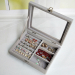 Portable Velvet Jewelry Box - Image 2